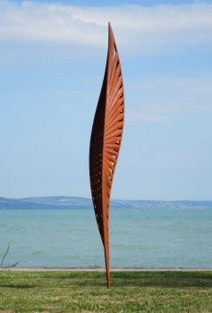Feather sculpture garden 4 m